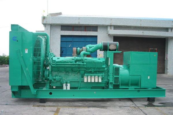 濠江工厂发电机应急发电时如何更准确地检查发电机状态？