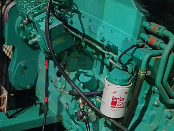 濠江如何确定新的发电机组控制系统是否与原系统兼容？